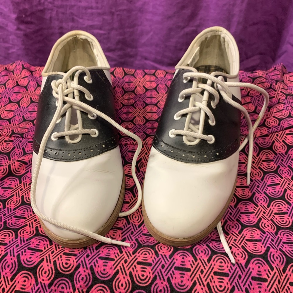 💵 woman’s “sock hop” shoes. SZ 7.5